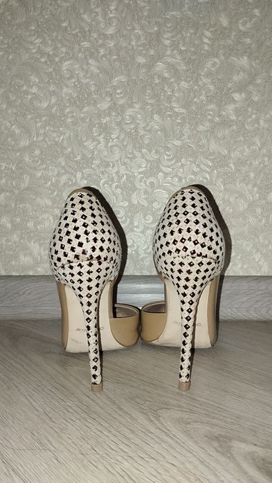 Туфли на шпильке