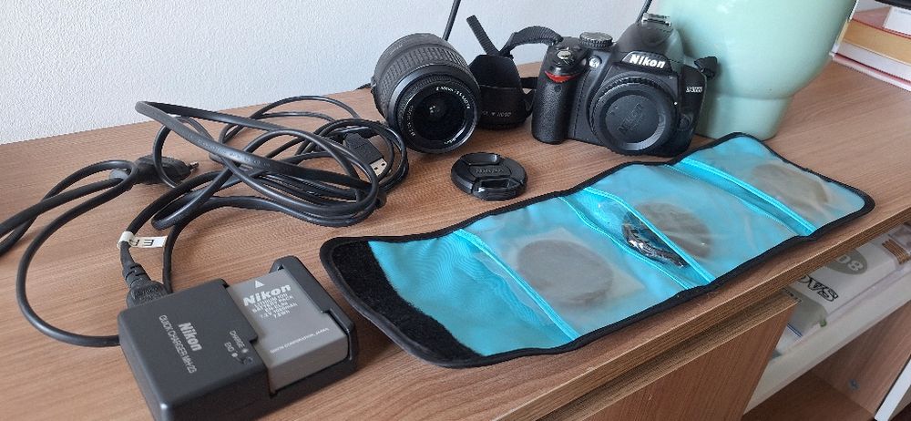 Câmera Nikon D3000 + Lente 18-55mm + Acessórios

Vendo Nikon D3000