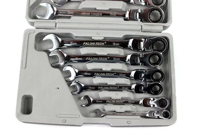 Набор рожково-накидных ключей с трещеткой на кардане 12 шт FALON-TECH
