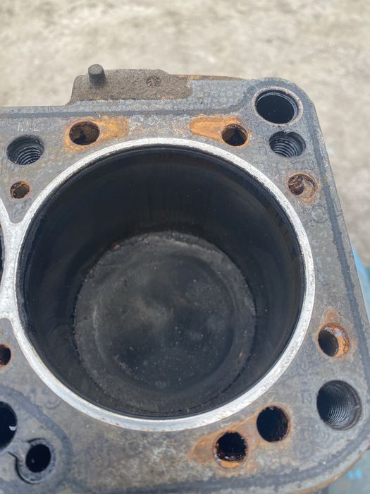 Блок двигуна VW Passat B3 2.0 i