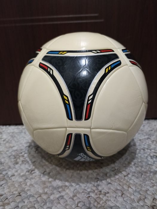 Piłka Adidas Tango 12