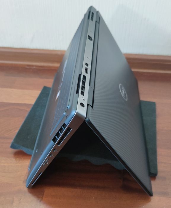 Ноутбук Dell Precision 7530 | Core i5-8300H | 16GB RAM | Radeon Pro WX4150 4GB | SSD 256GB | IPS Full HD