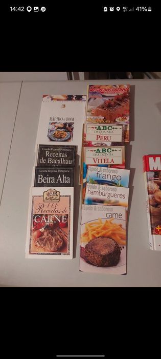 Livros de culinária de carne, peixe e sobremesa