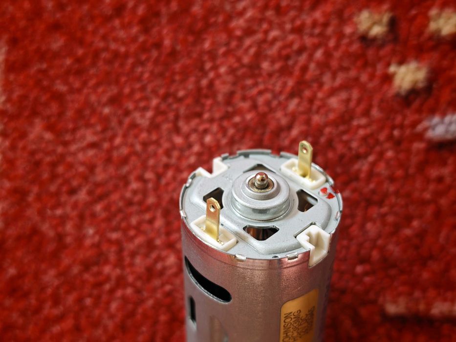 Silnik 12V, pod Bissell 12V DC 1030830, 3698V, SpotClean Pro 1558E 1558N