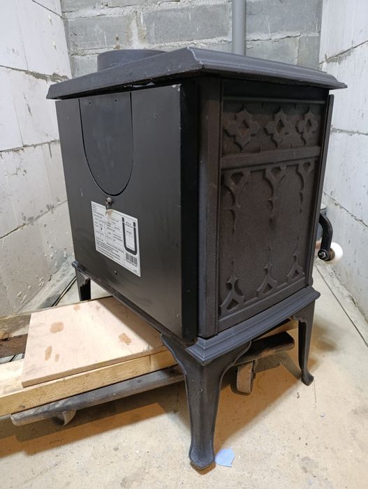 Jotul F100 kominek koza pięć żeliwny