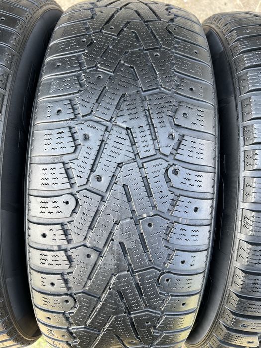 215 65 r16 Pirelli Winter Ice Zero