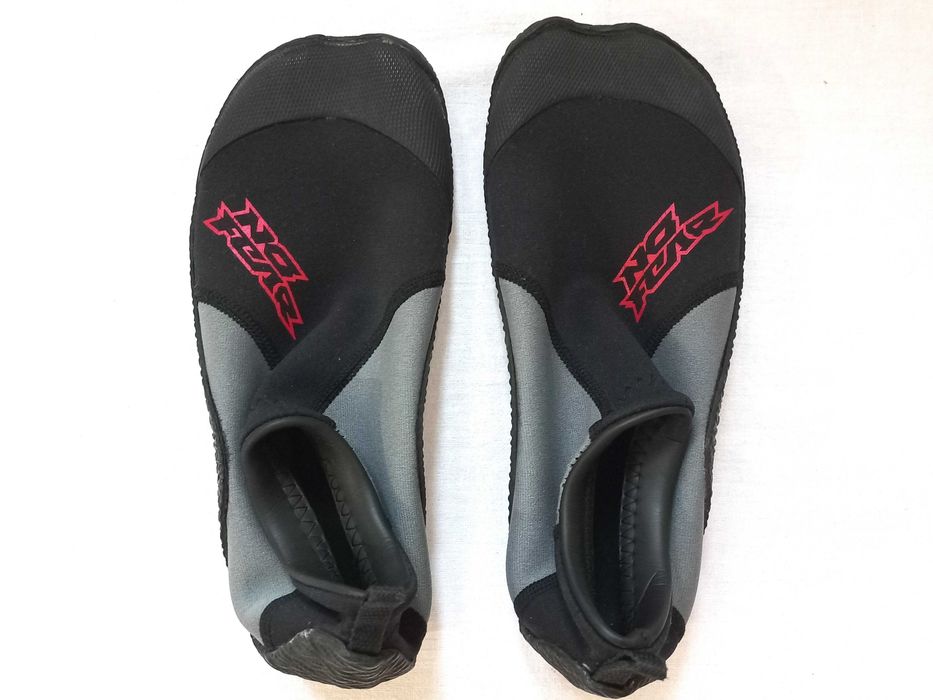 Buty DO WODY neoprenowe r. 36-37,5 czarne Unisex stan bdb