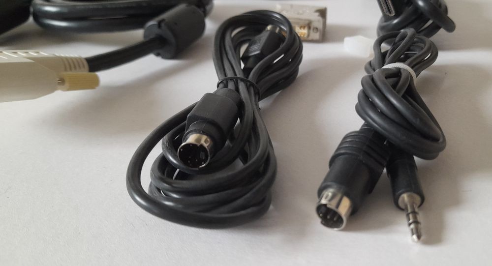 Кабель VGA, DVI, HDMI, RG 45, сетевой для компьютера.
