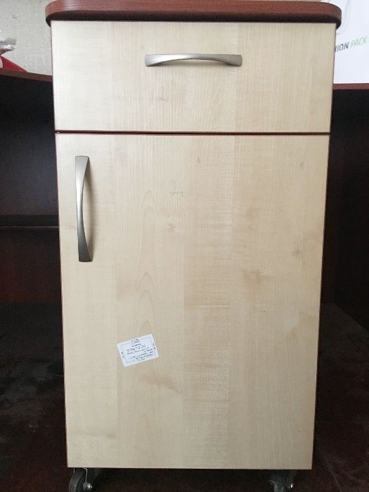 Офисная мебель. Большой офисный стол