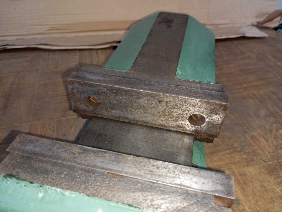 Тиски 140 мм фрезерного сверлильного ключи головки слесарный