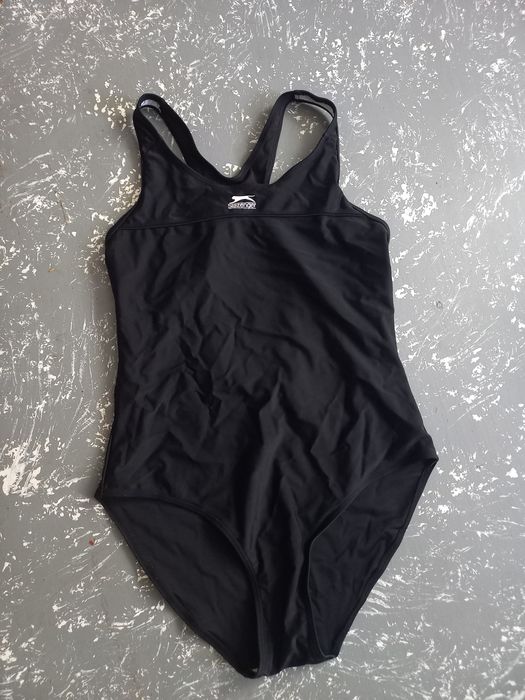 Чорний купальник