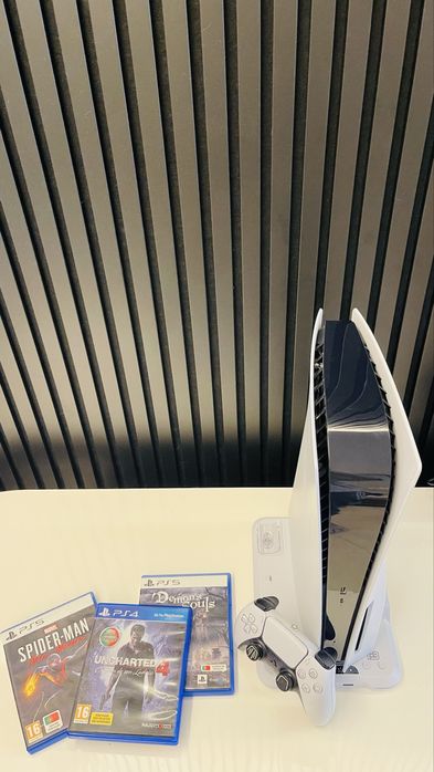 PS5 825gb de 2020 + 3 jogos + comando + base.