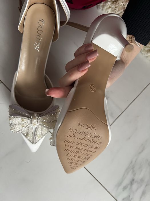 Туфлі на підборах