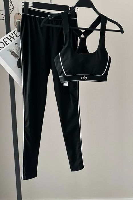 Костюм жіночий лосини з топом чорний білий alo yoga
