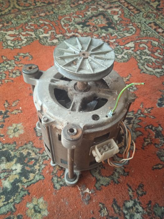 Продається, двигун до пральної машинки 2500