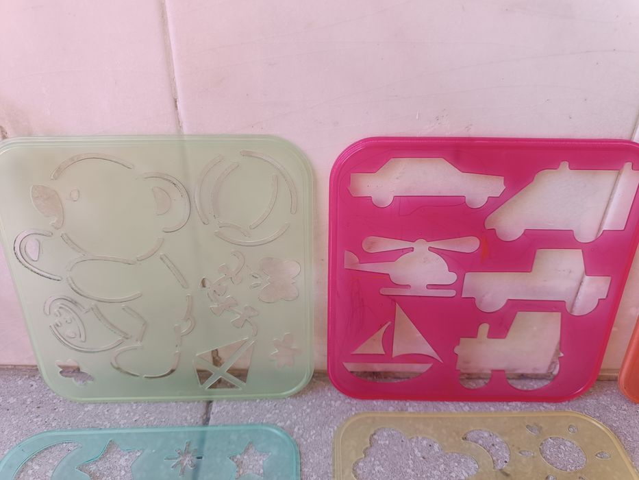 11 Stecils com várias formas para desenho