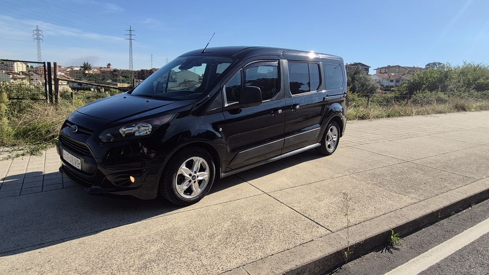 Ford Grand Tourneo 1.5 TDCi 7 Lugares  2017 com 197.000 km