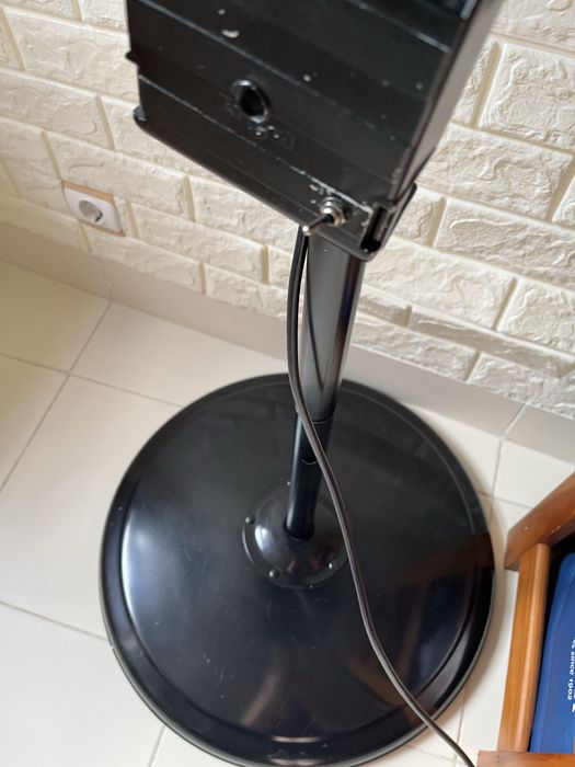 Ventoinha de pe alto usada