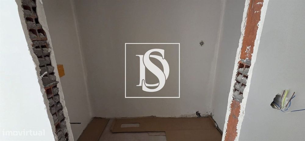 T2 Novo com Varanda e Garagem em Nogueira, Braga | 359.000 €