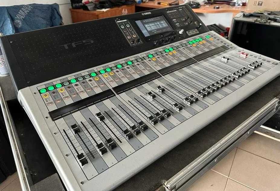 Mesa Digital YAMAHA TF5 C/ Carta Dante NY64-D
