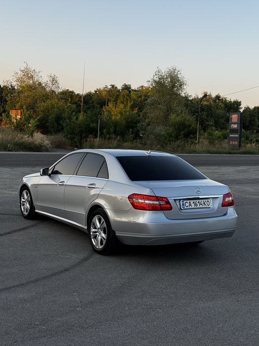 Mercedes-Benz E-Class 2010 VIN WDD2120021A339980 фото оголошення 4 з 8