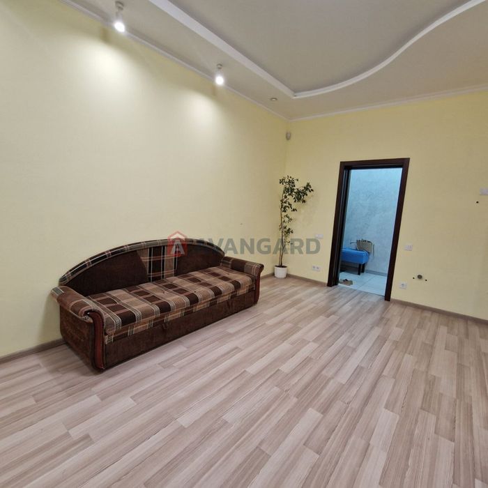 Продам 3к квартиру, лівий берег, ул. Новоселівська (