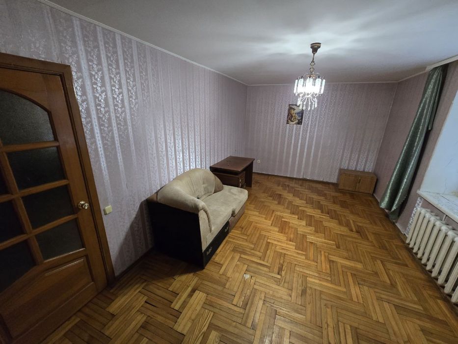 Ексклюзивна 3-кімнатна квартира в центрі Чернігова