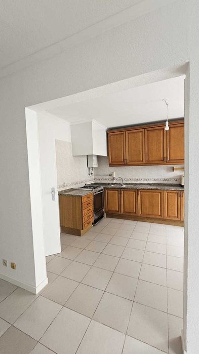 Apartamento para arrendar em Corroios