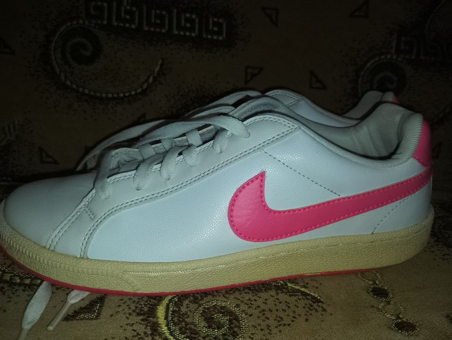 Женские кроссовки nike