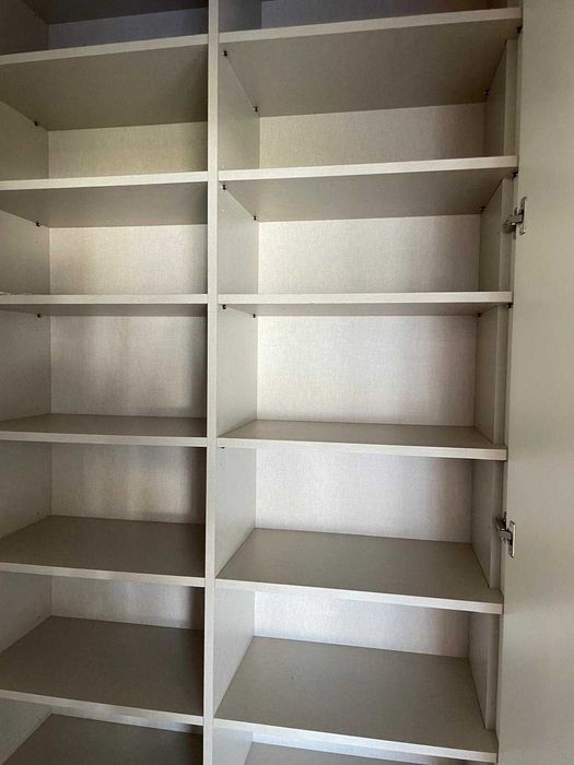 Roupeiro Lacado – Como Novo | Design Moderno | Grande Capacidade