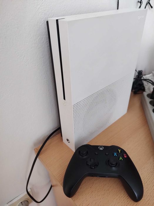 XBOX ONE S 500gb