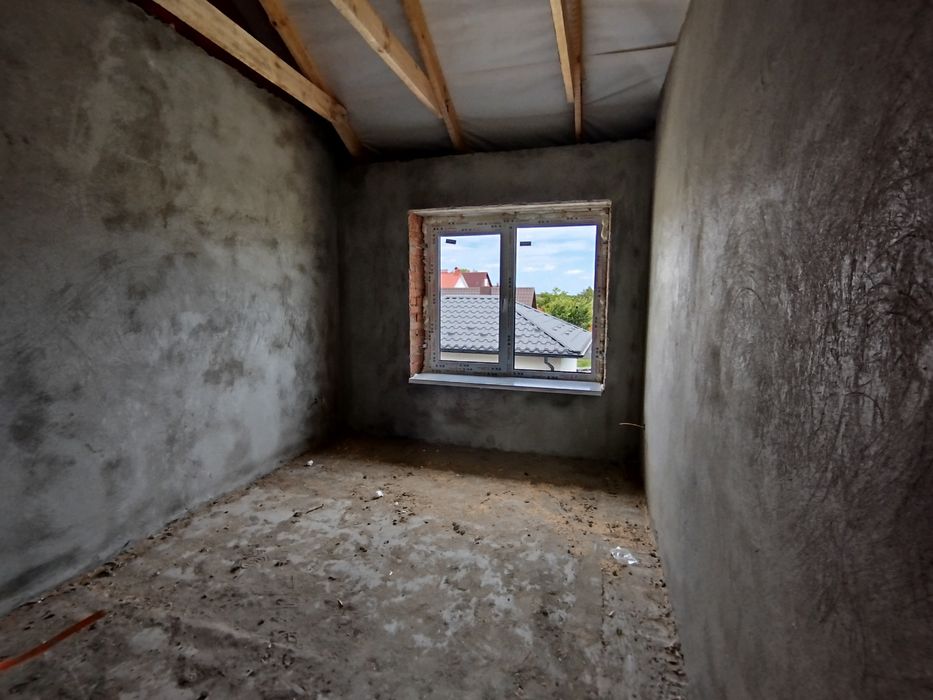 Продаж 2 поверхового дуплекса