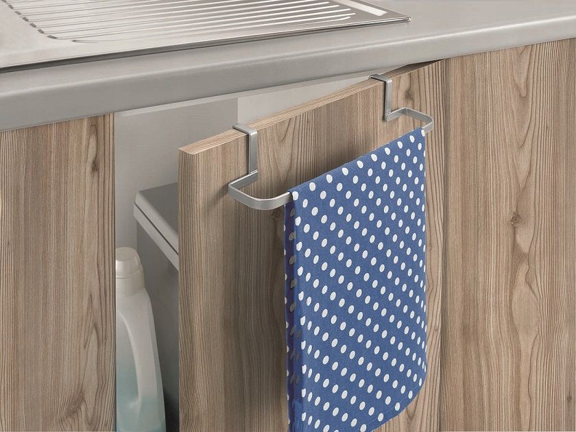 wieszak na ręcznik ścierkę na drzwiczki swiss