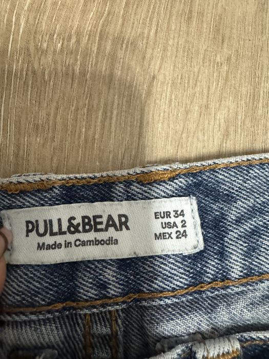 Soodnie jeansy mom slim fit Pull&Bear