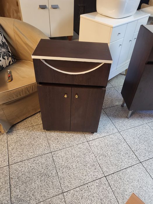 Mobel pequeno de arrumação