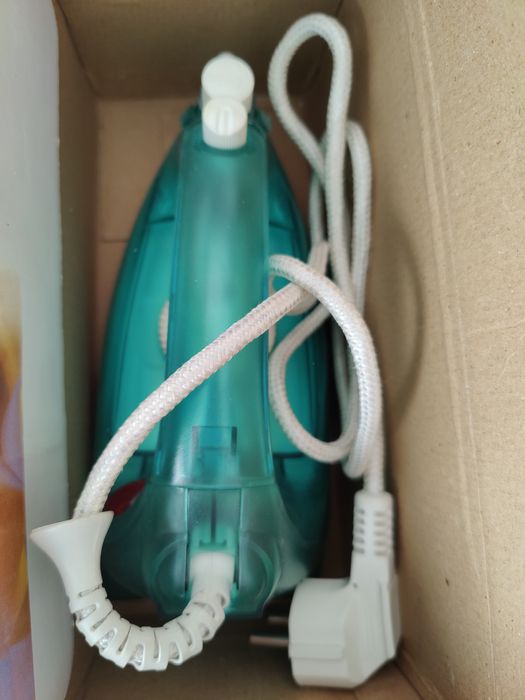 Żelazko do prasowania z pudełkiem -nowe