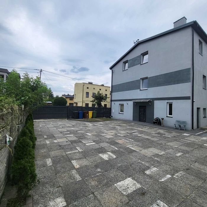 25 m2, kawalerka, parking, ogródek, dom, Chojny