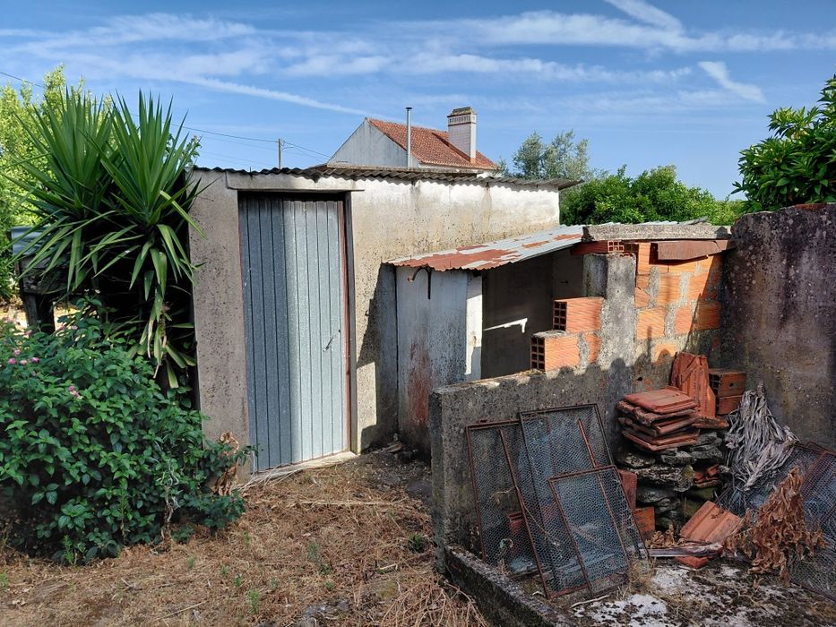 Fração A ( Garagem , Anexo, Quintal)