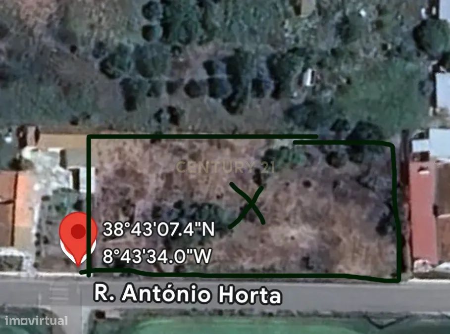 Moradia em ruinas em terreno de 2 304m2 Aroeira/Poceirão e Marateca/Pa — Poceirão E Marateca, Setúbal