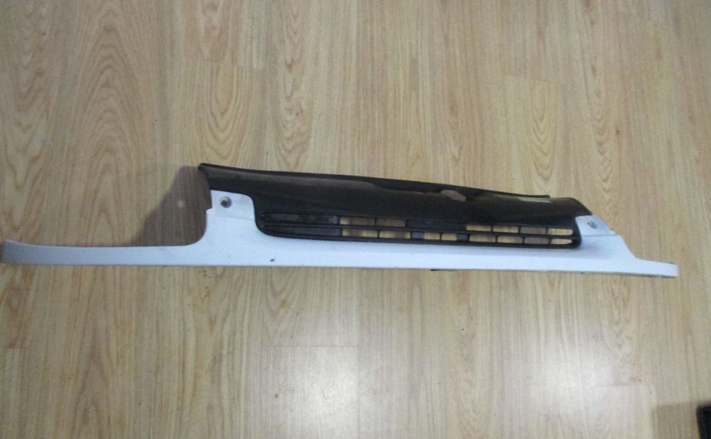 Grelha Frontal Bigode Renault Clio II 2