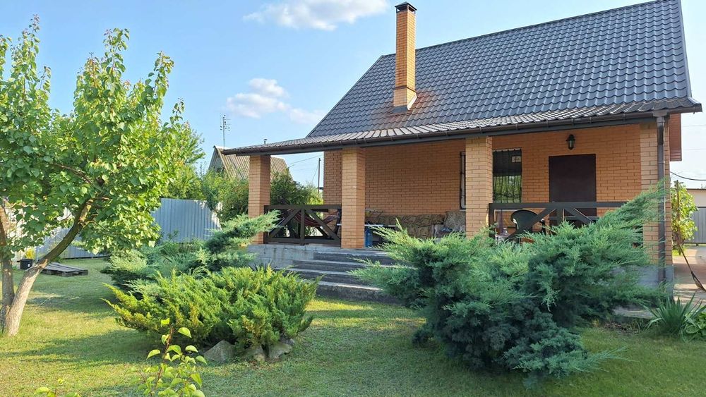 Продается новый дом с террасой \ возле . воды \.