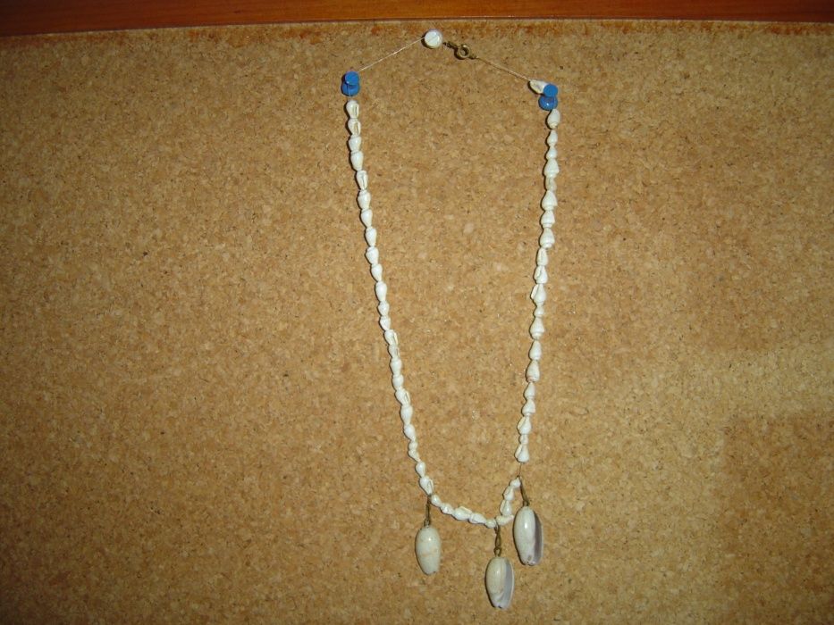 Colar de conchas de búzio