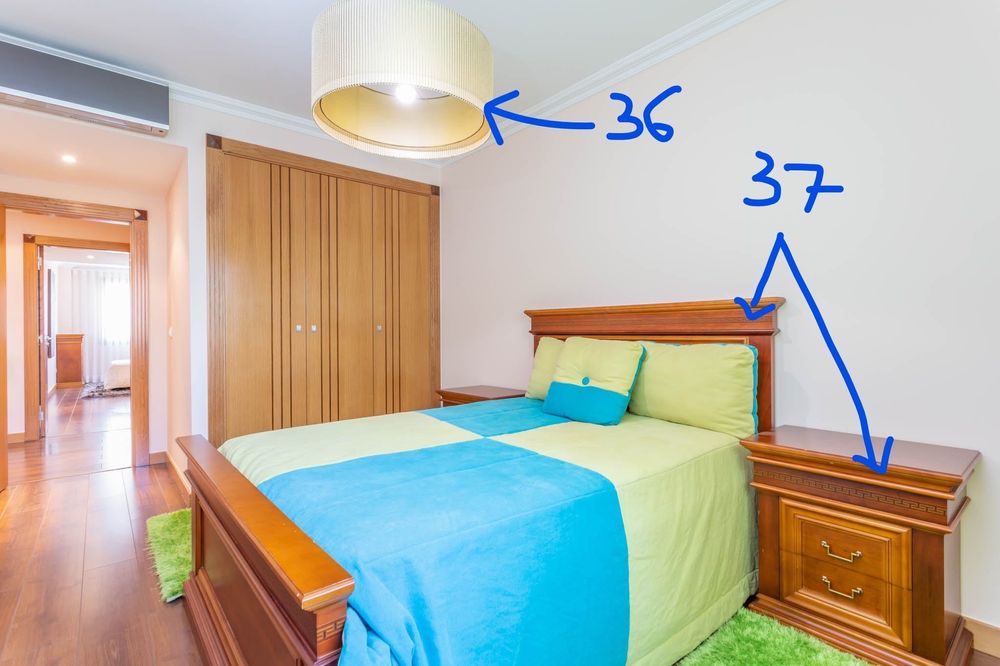 Quartos: 2 camas + quarto casal (cama/mesas) | venda rápida