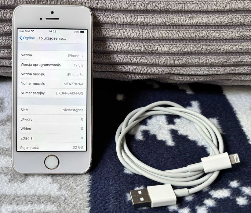 Telefon Apple iPhone 5s 32GB + Kabel