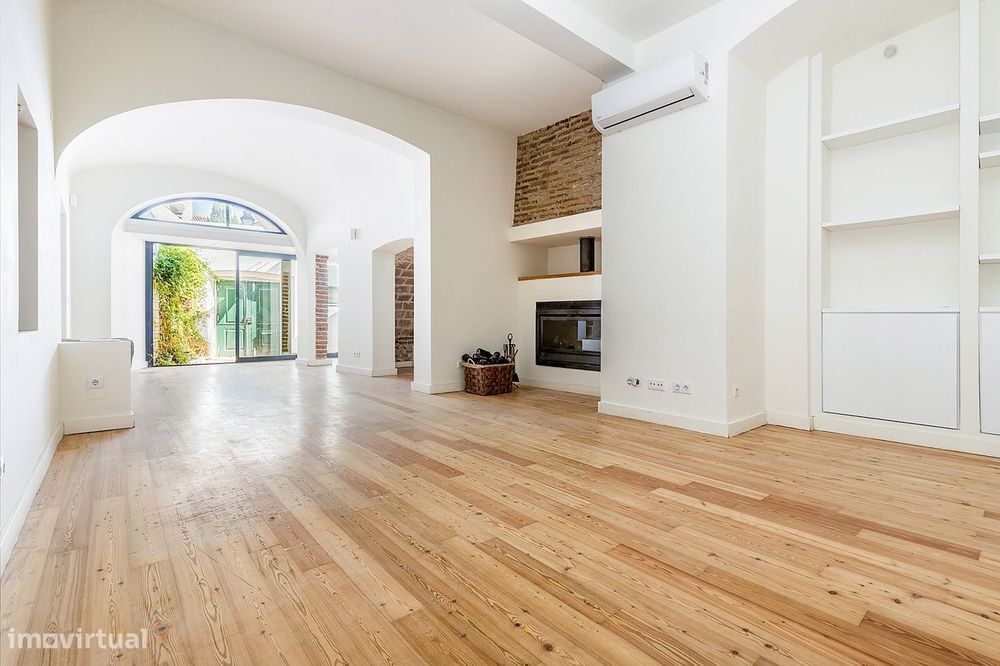 Moradia de luxo com 3 suites, pátio e varandas junto aos Meninos da Gr