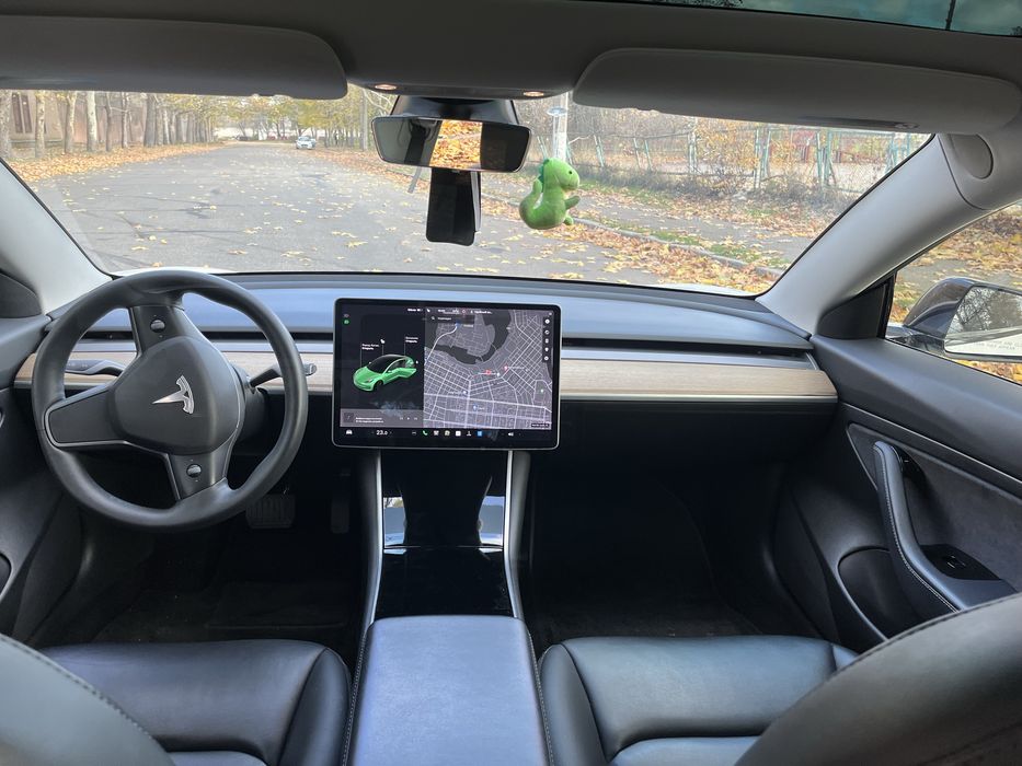 Продам Tesla model 3 2020