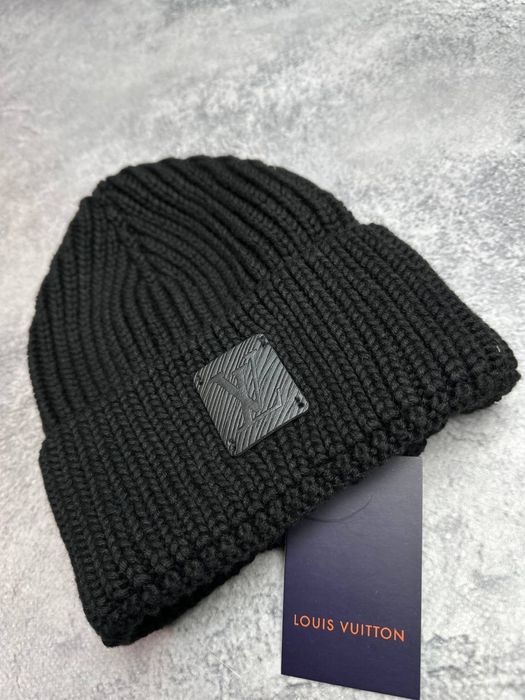 Шапка на зиму Miu miu та Louis Vuitton