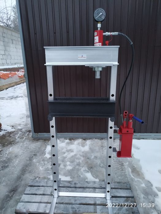 Прес гідравлічний ( пресс гидравлический с пневмоприводом 20тонн)