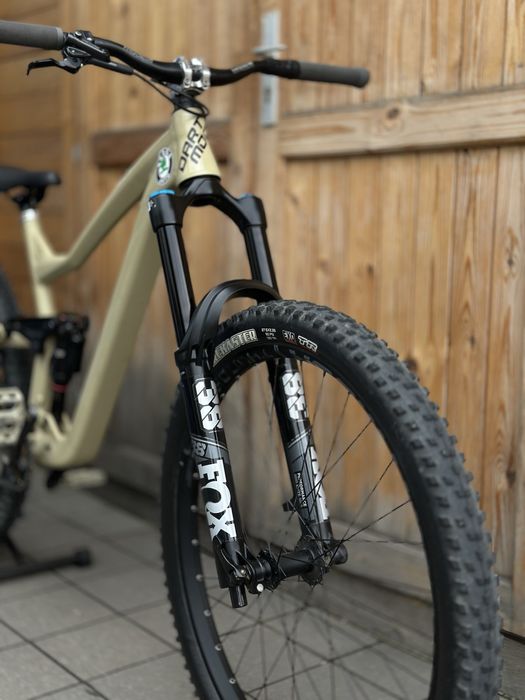 Fox 38 Performance Elite Grip 2 2025 jak nowy okazja