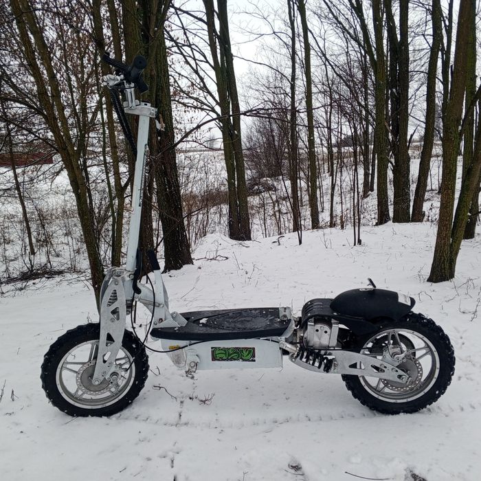 Продам електросамокат